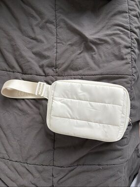 Lole Cream Quilted Crossbody Pouch